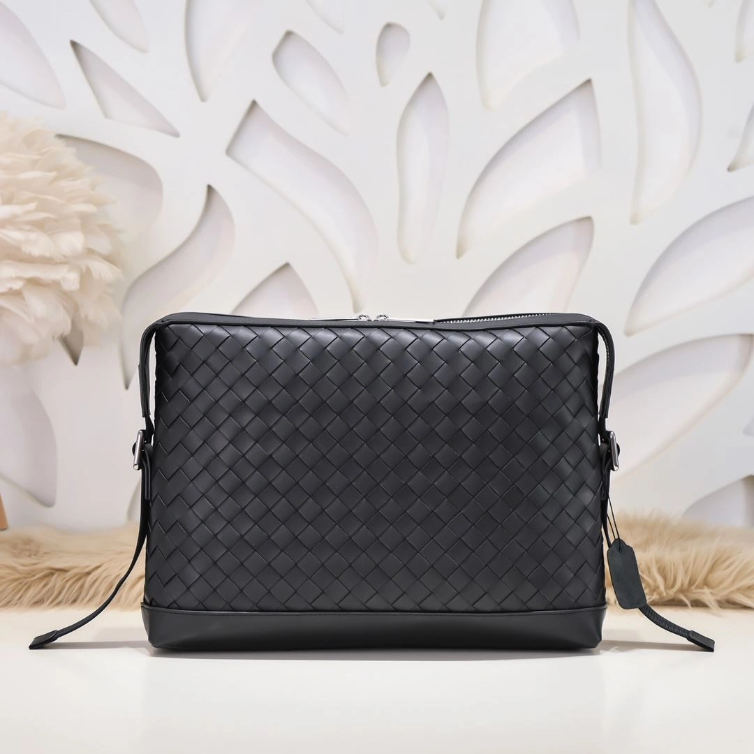 Compact Mens Bottega Veneta Clutch Bags 91386