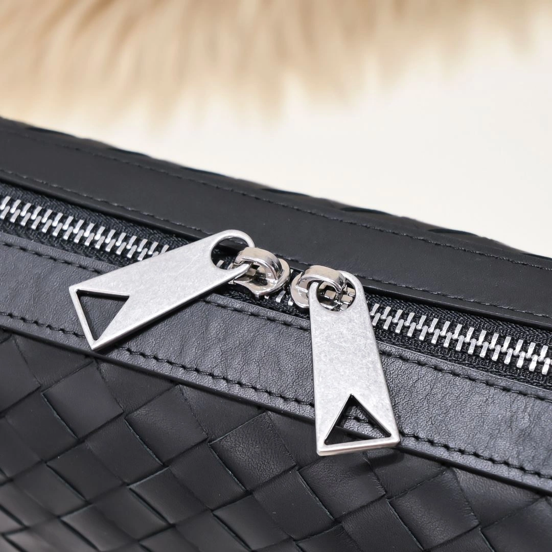 Compact Mens Bottega Veneta Clutch Bags 91386