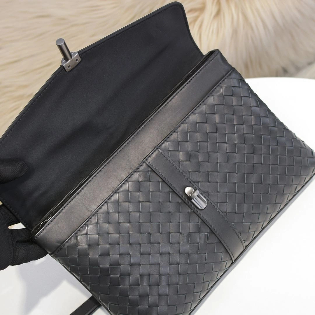 ModernLook Mens Bottega Veneta Clutch Bags 91404