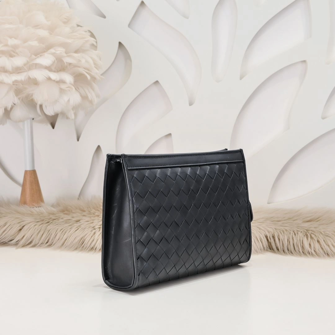 Trendsetting Mens Bottega Veneta Clutch Bags 91354