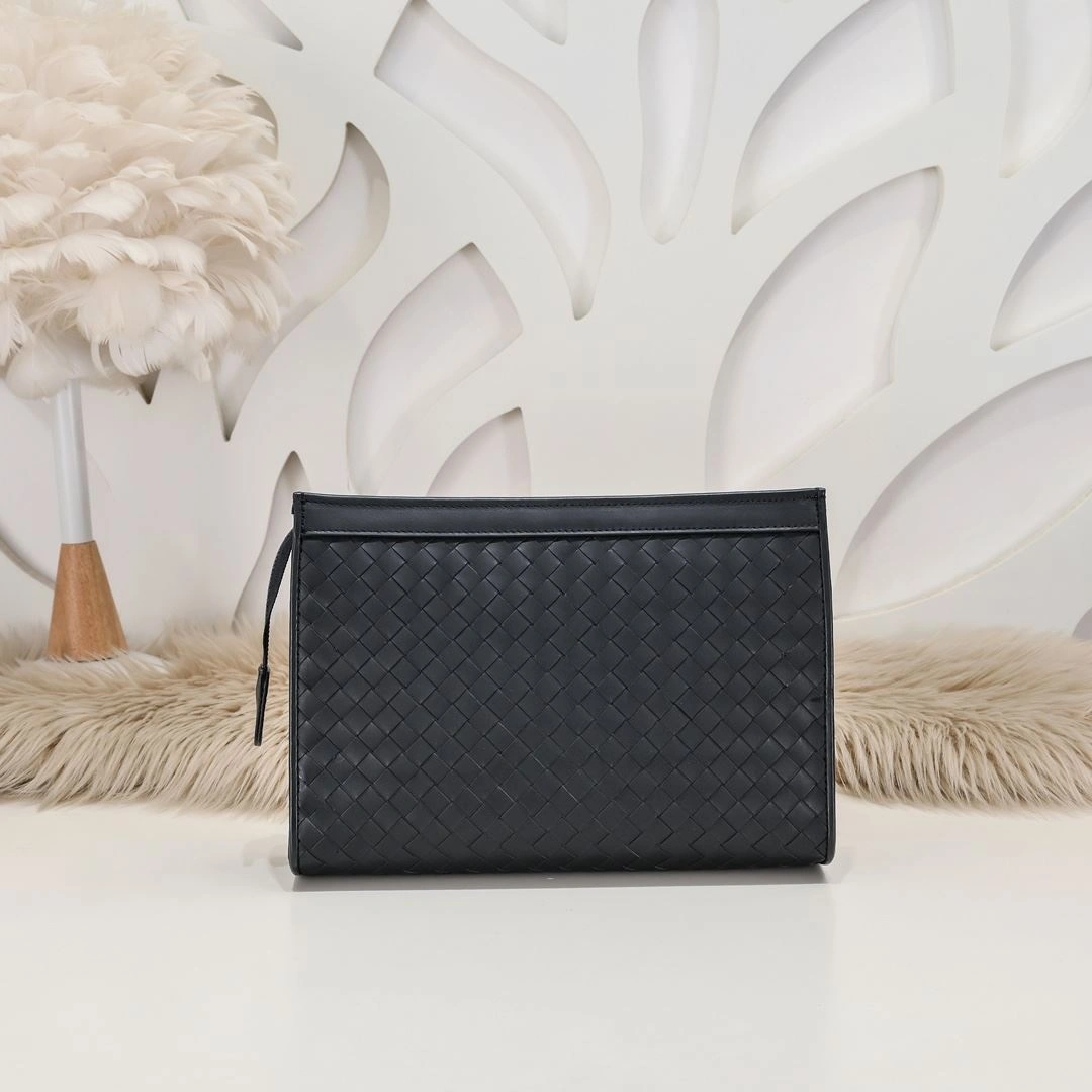 Versatile Mens Bottega Veneta Clutch Bags 91357