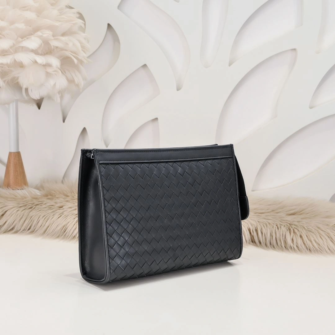 Versatile Mens Bottega Veneta Clutch Bags 91357