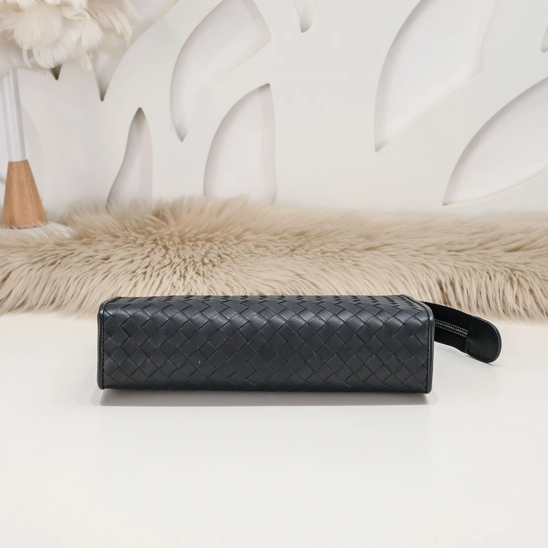 Versatile Mens Bottega Veneta Clutch Bags 91357