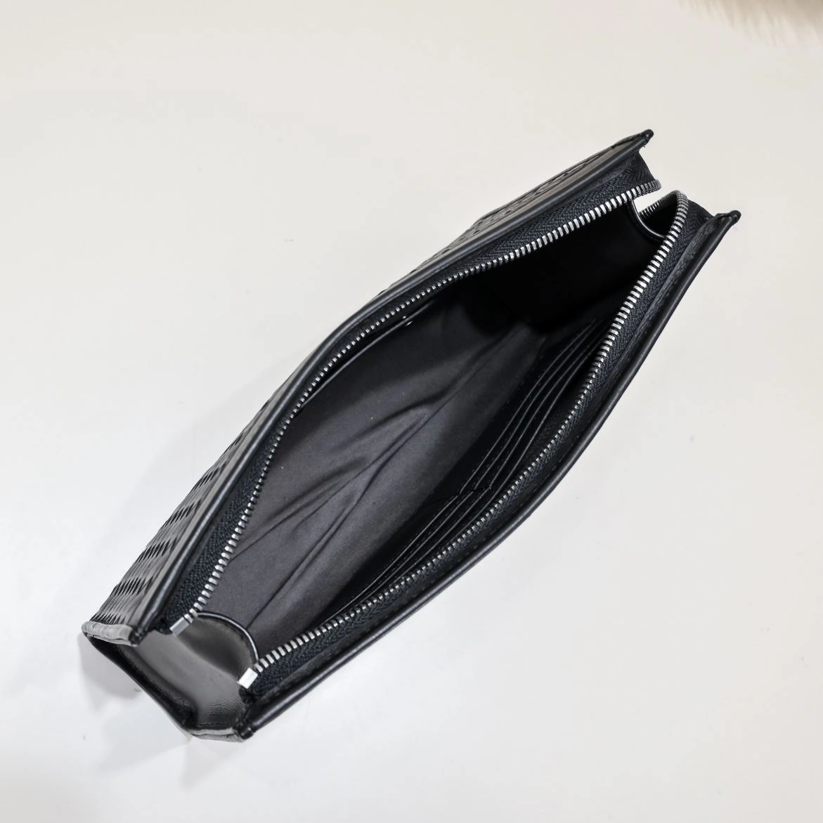 Versatile Mens Bottega Veneta Clutch Bags 91357
