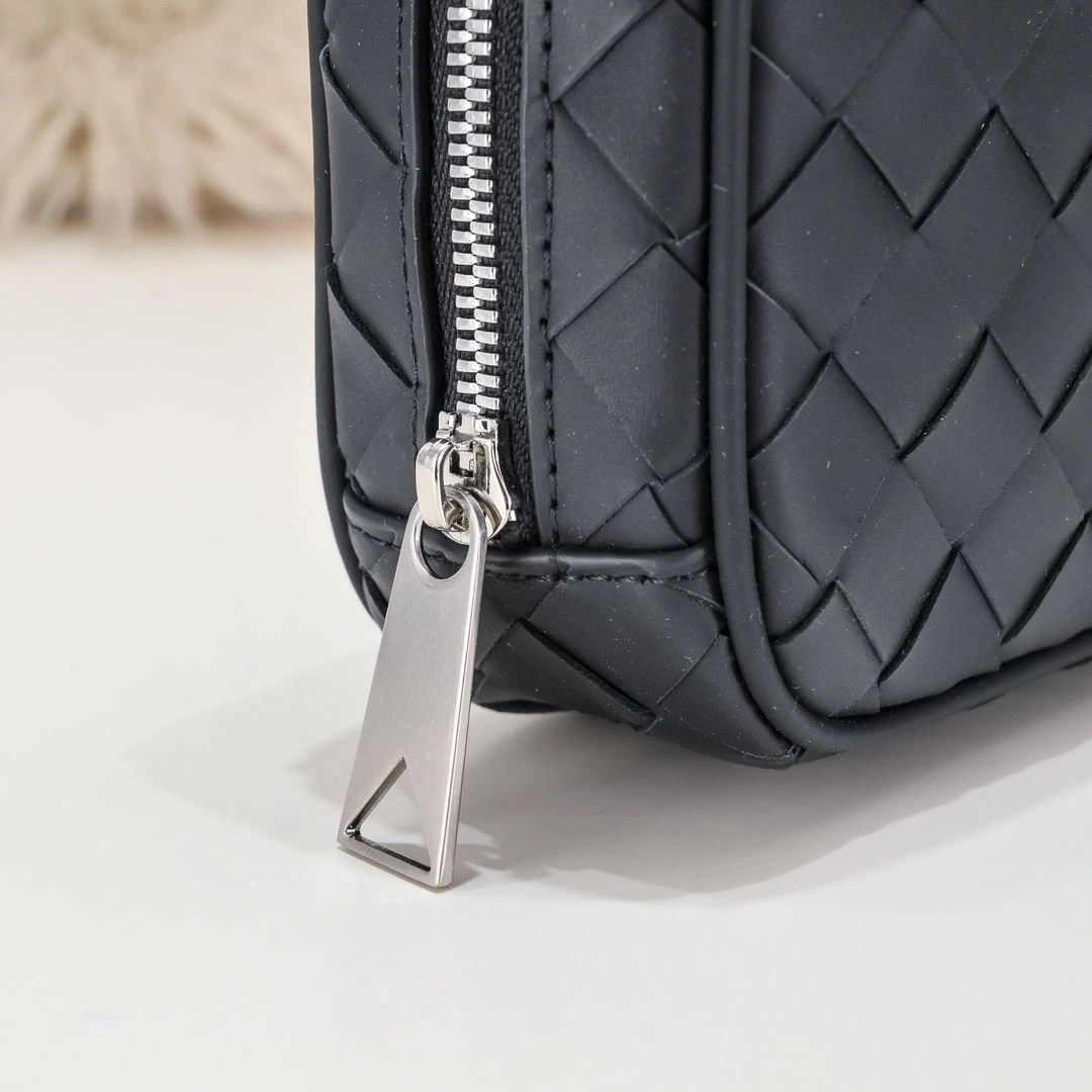 Mens Bottega Veneta Clutch Bags Sleek 91348