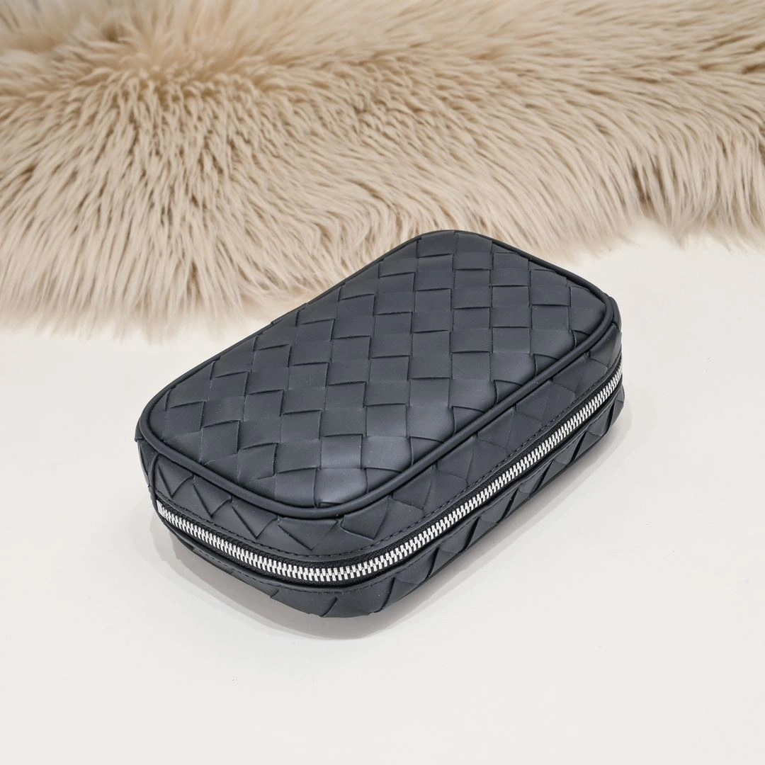 Mens Bottega Veneta Clutch Bags Sleek 91348