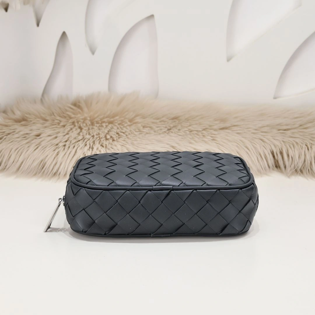 Mens Bottega Veneta Clutch Bags Sleek 91348