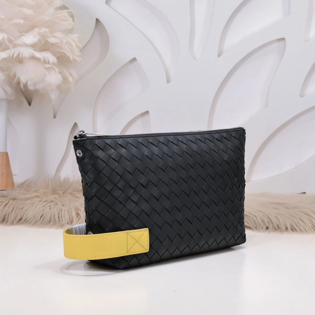 Sustainable Mens Bottega Veneta Clutch Bags 91346