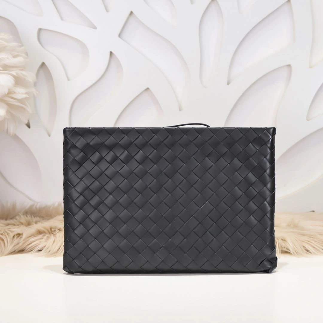 Mens Bottega Veneta Clutch Bags ModernLook 91372
