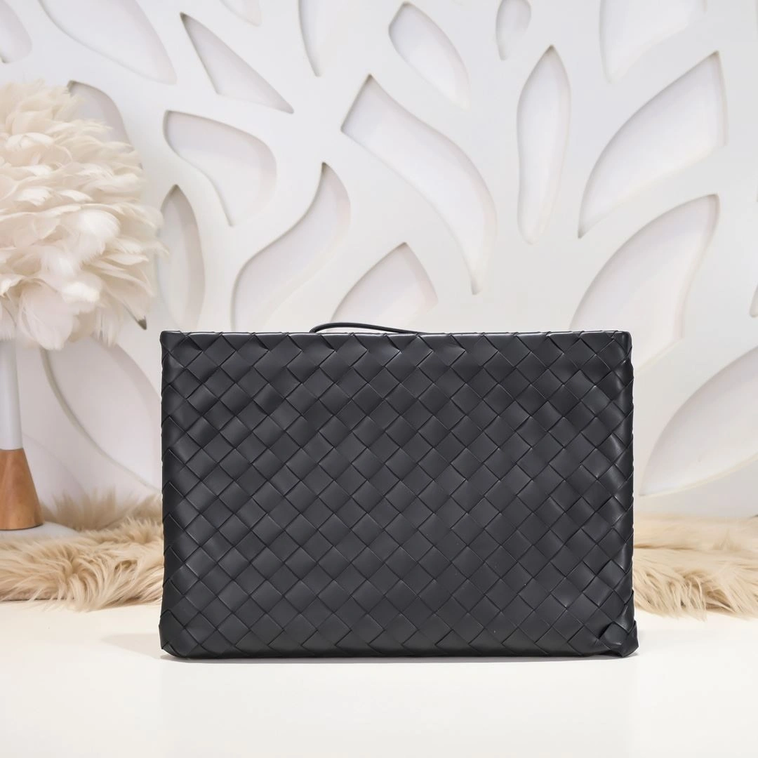 Mens Bottega Veneta Clutch Bags ModernLook 91372