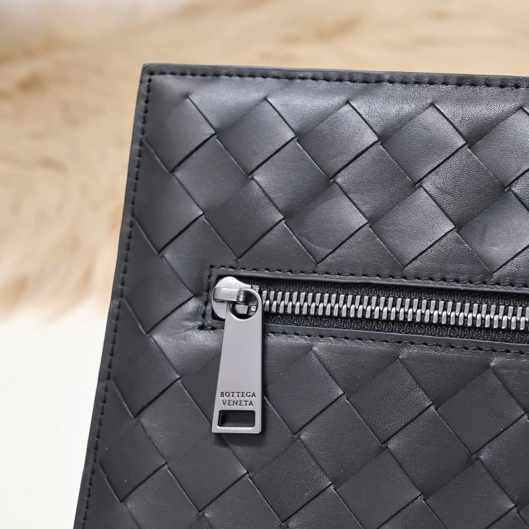 OdorResistant Mens Bottega Veneta Clutch Bags 91420