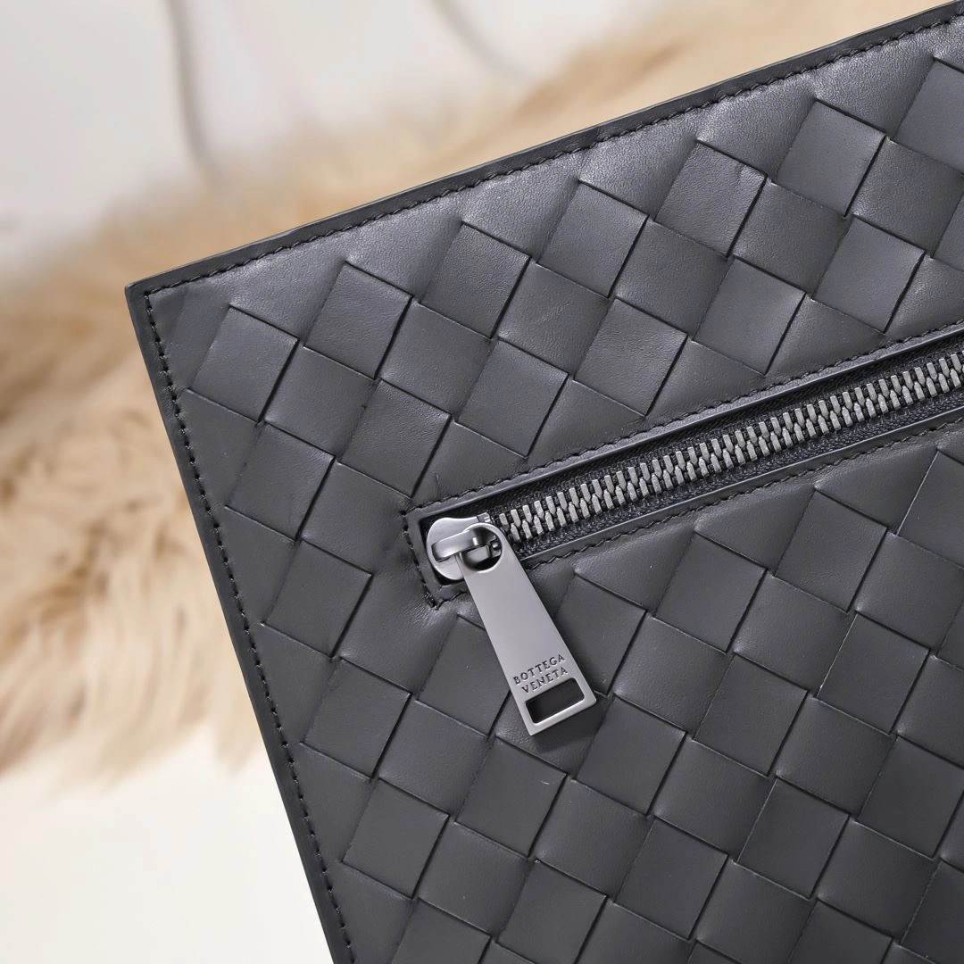 Stylish Mens Bottega Veneta Clutch Bags 91342