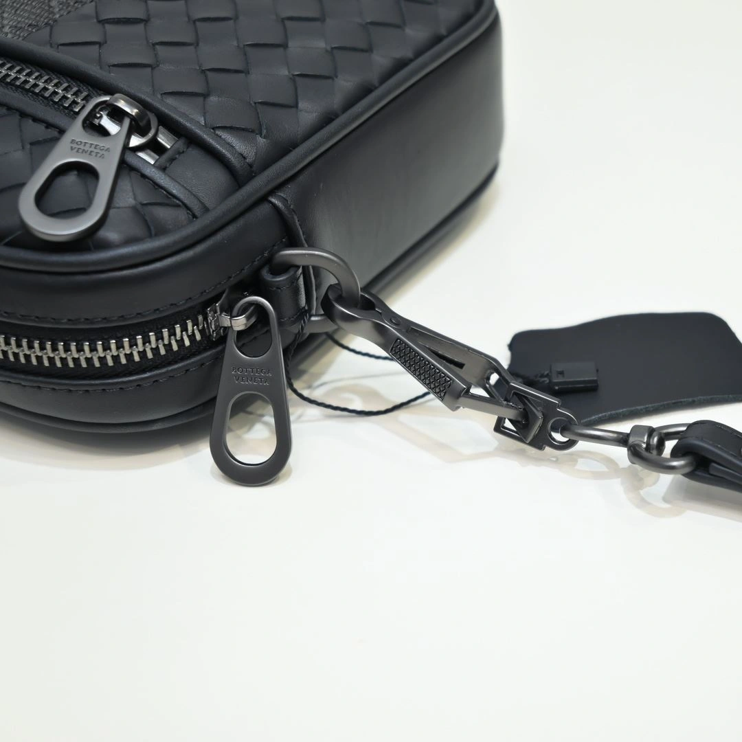 Efficient Mens Bottega Veneta Clutch Bags 91330