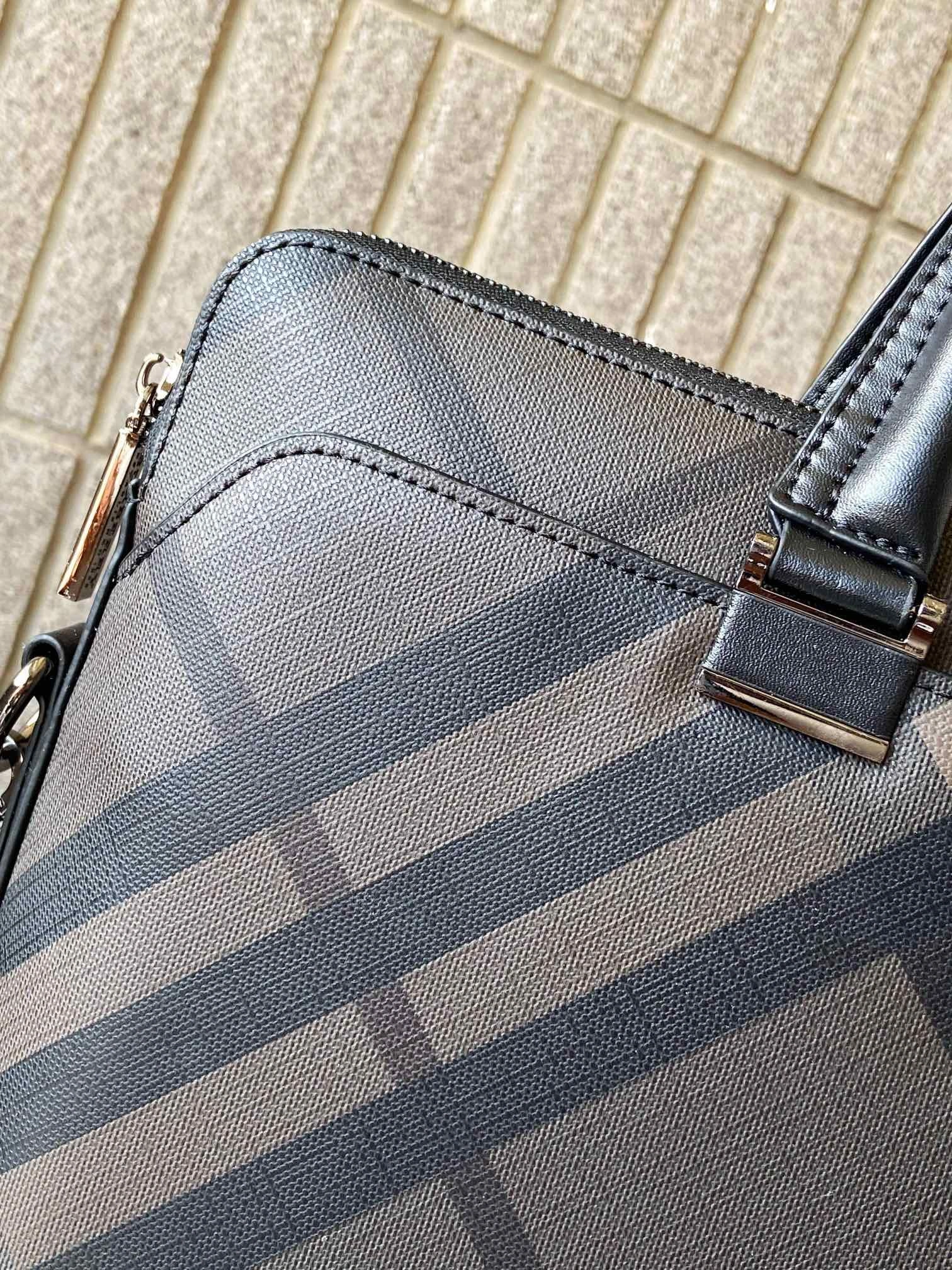 Mens Burberry Briefcases MoistureWicking 93330