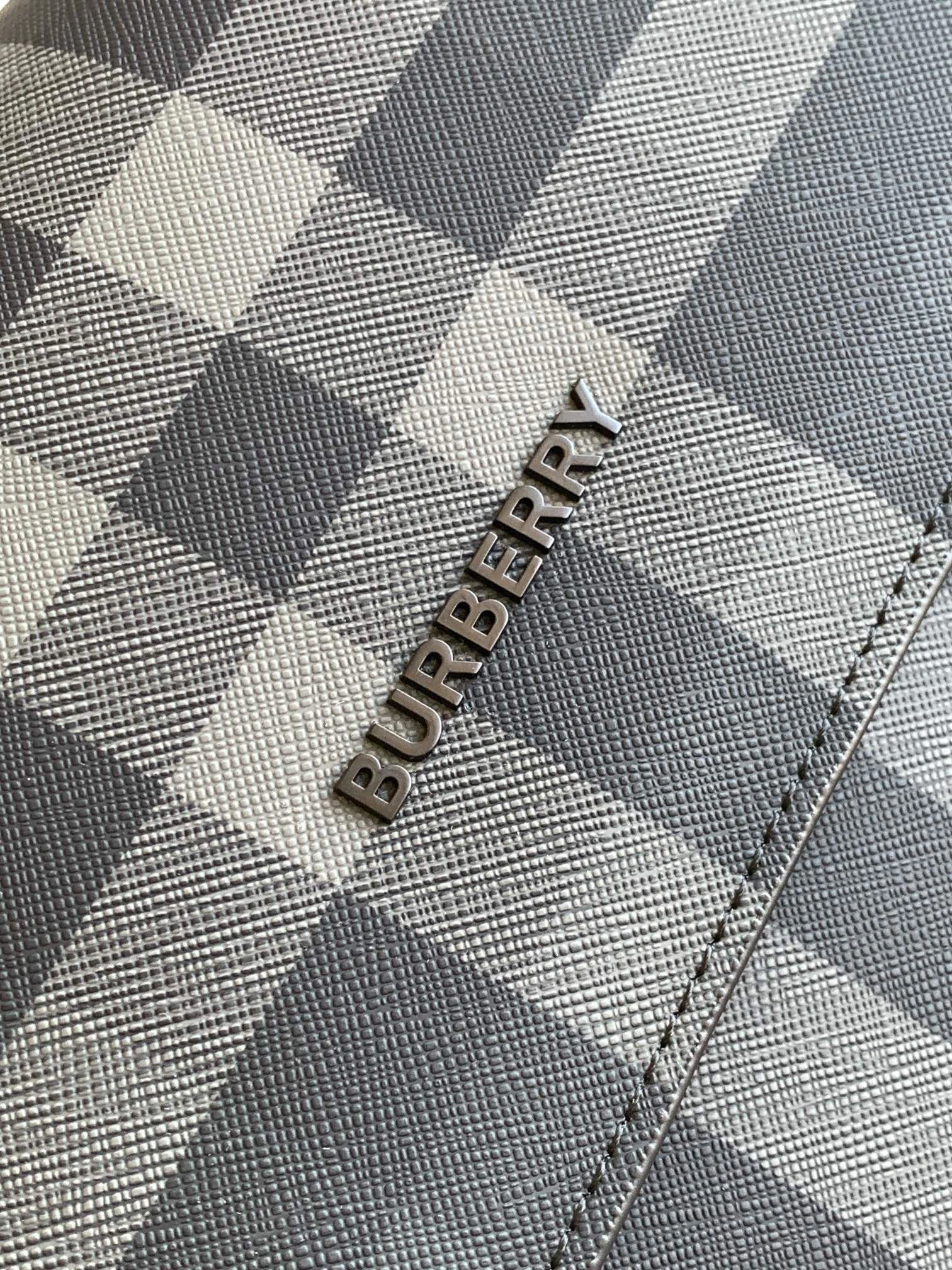 WellDesigned Mens Burberry Satchel Bags 92232