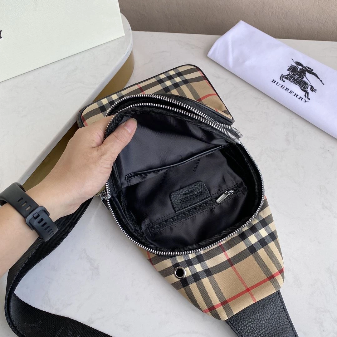 Resilient Mens Burberry Waist Chest Packs 92218