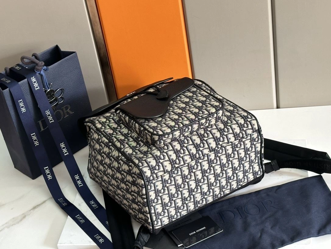 Sustainable Mens Christian Dior Backpacks 92082