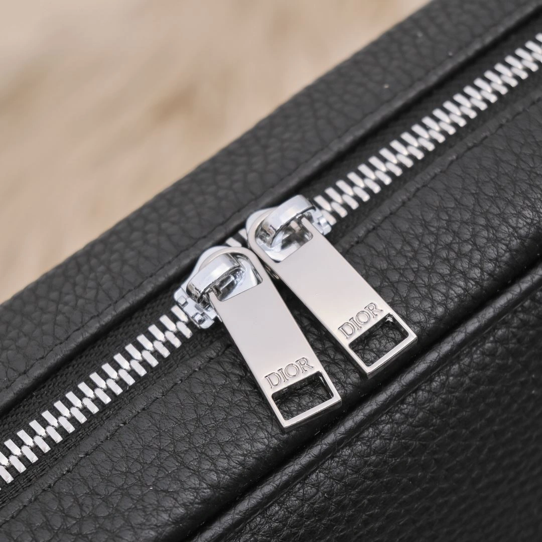 ModernLook Mens Christian Dior Briefcases 91072