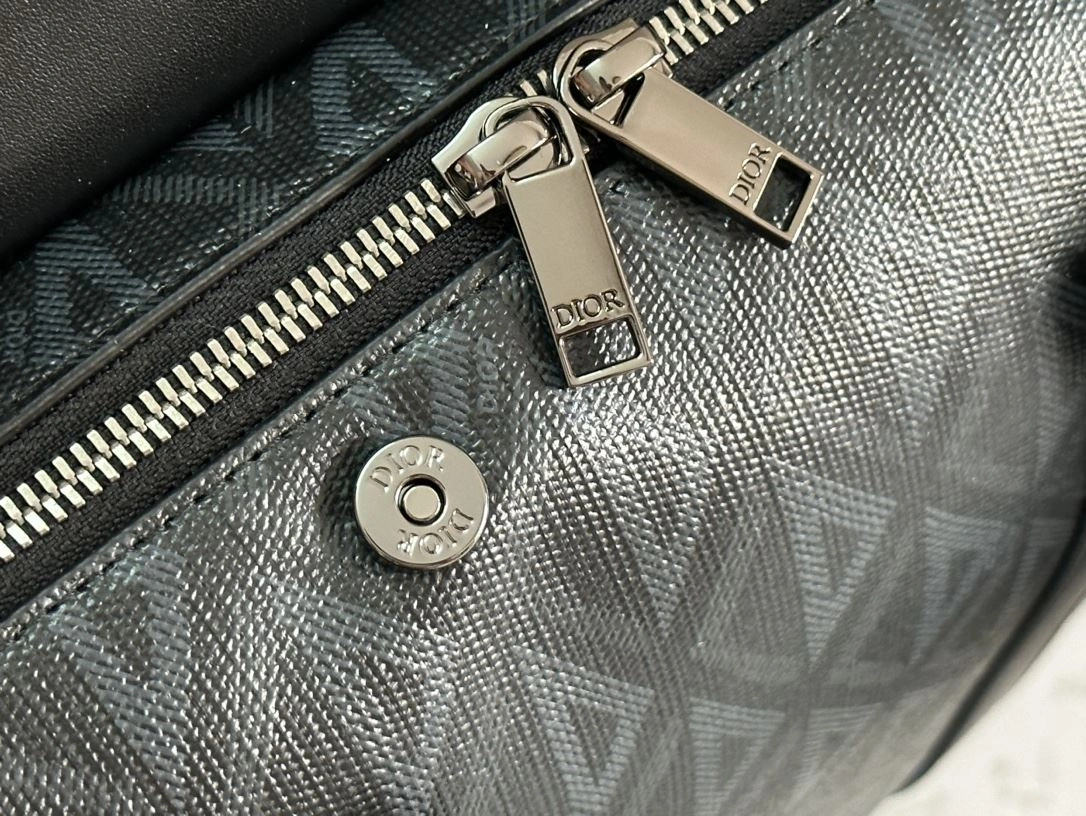 Functional Mens Christian Dior Briefcases 92050