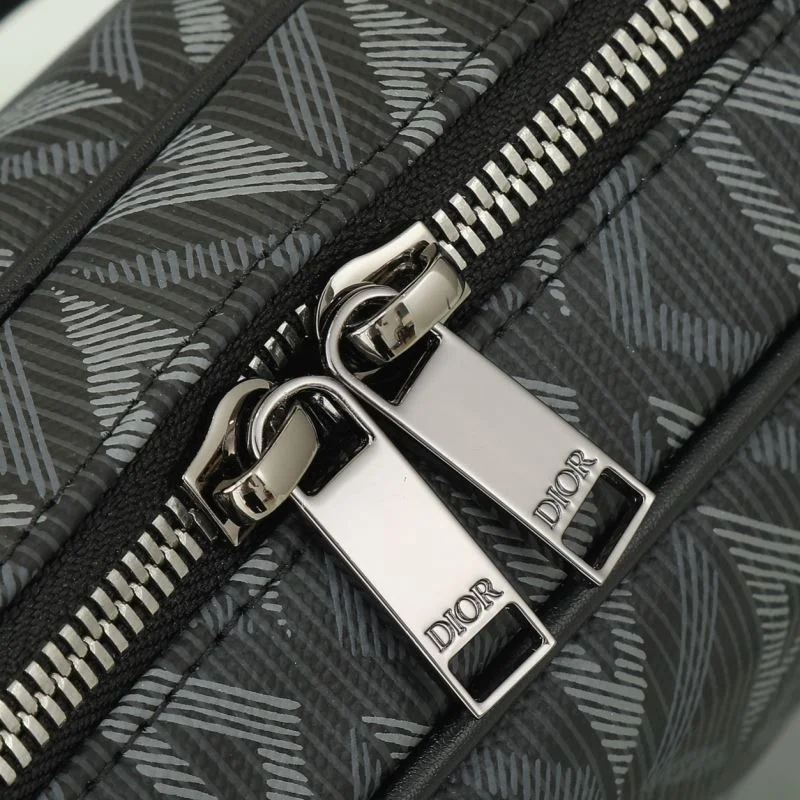 WellDesigned Mens Christian Dior Briefcases 45797