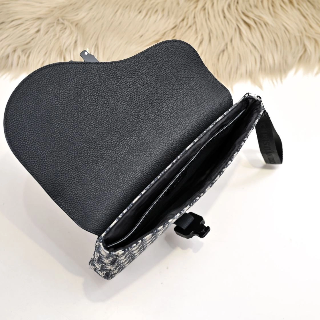 Mens Christian Dior Clutch Bags EyeCatching 91037