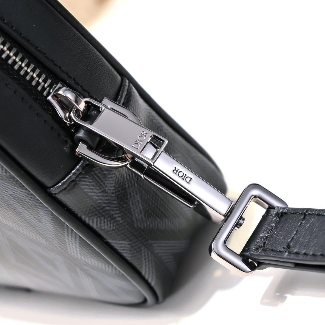 Thermal Mens Christian Dior Clutch Bags 91042