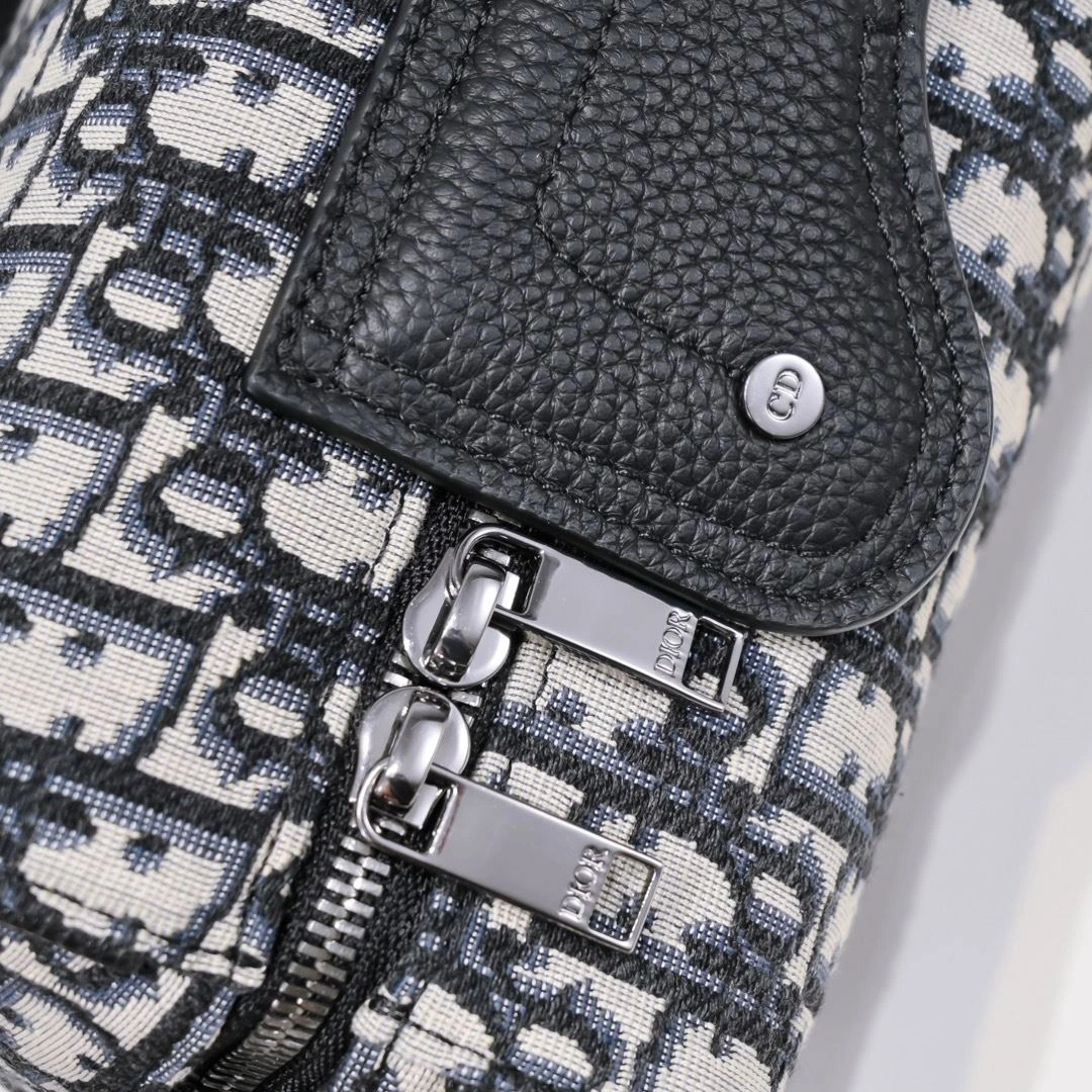 EyeCatching Mens Christian Dior Satchel Bags 91026