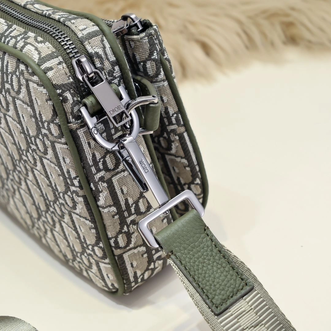 EyeCatching Mens Christian Dior Satchel Bags 90959