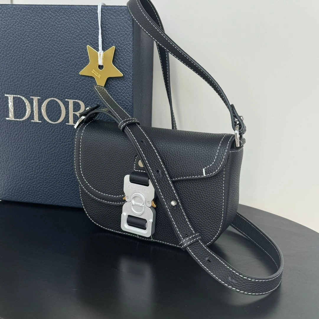 EyeCatching Mens Christian Dior Satchel Bags 93203