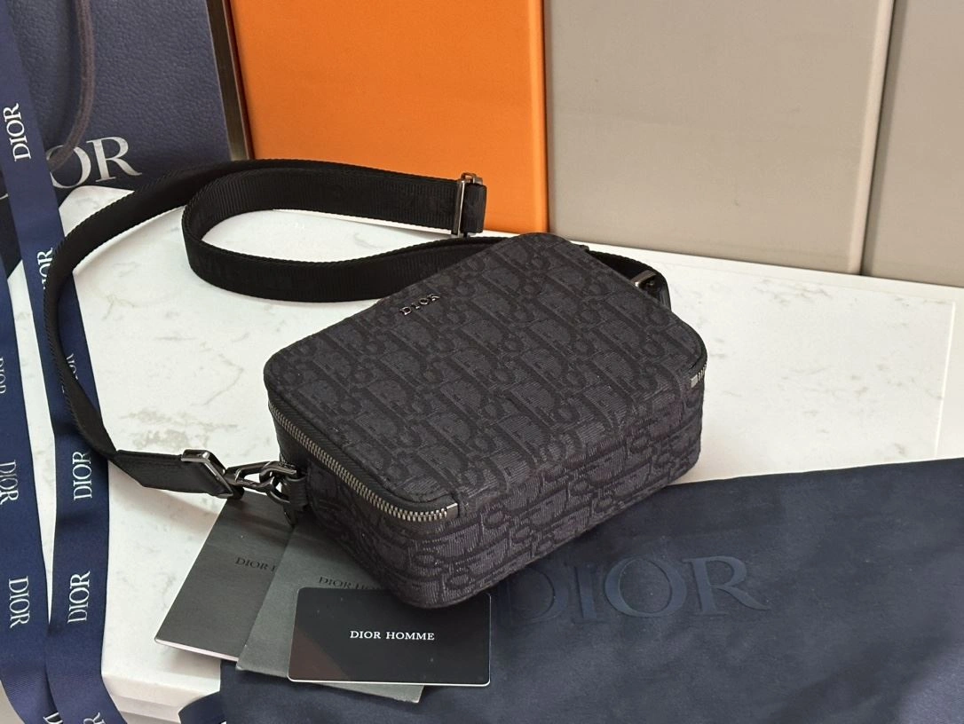 Effortless Mens Christian Dior Satchel Bags 92006