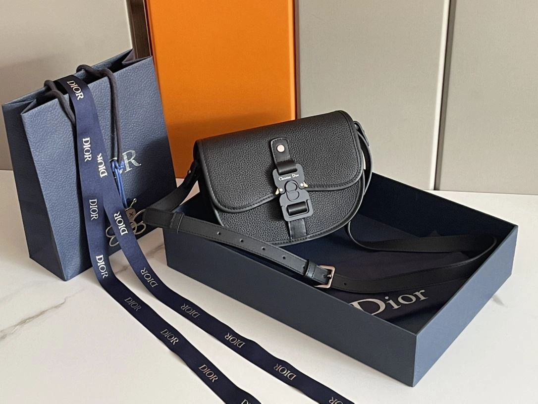 SunProtective Mens Christian Dior Satchel Bags 91977