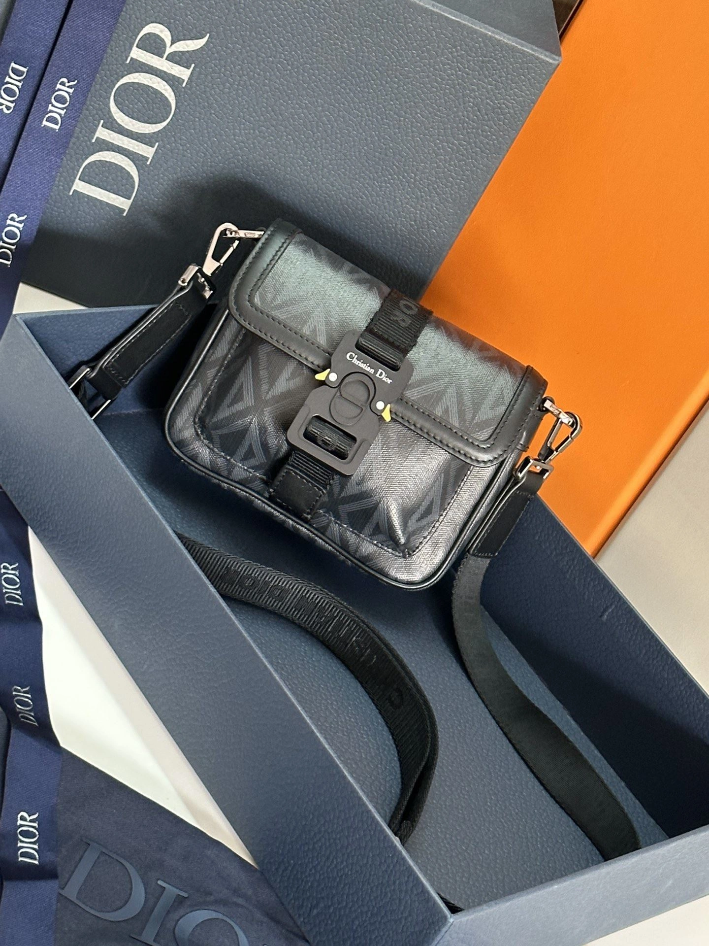 Trendsetting Mens Christian Dior Satchel Bags 92051