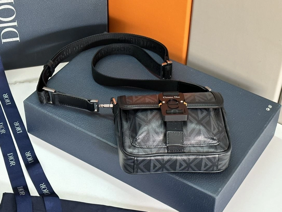 Trendsetting Mens Christian Dior Satchel Bags 92051