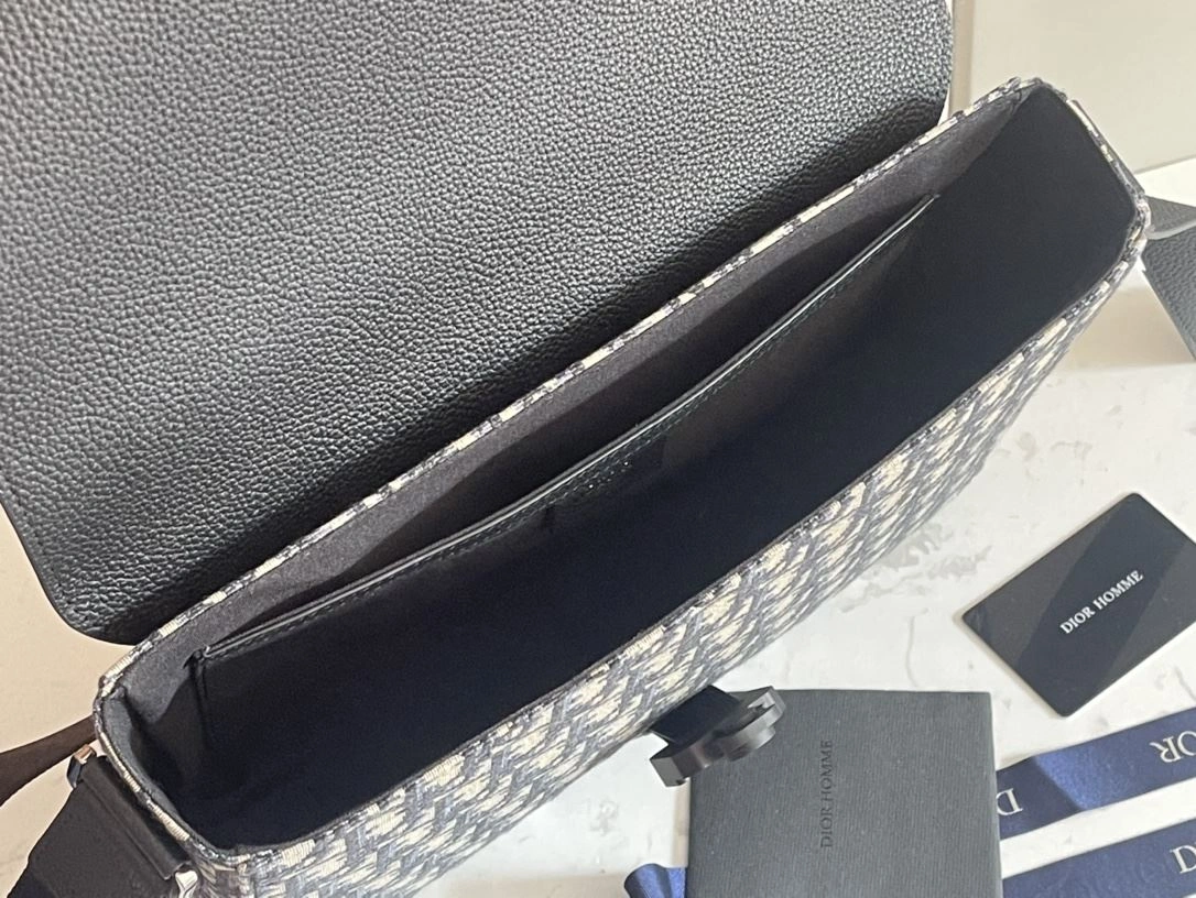Resilient Mens Christian Dior Satchel Bags 91925
