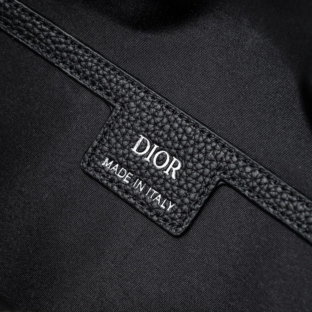EyeCatching Mens Christian Dior Waist Chest Packs 90932