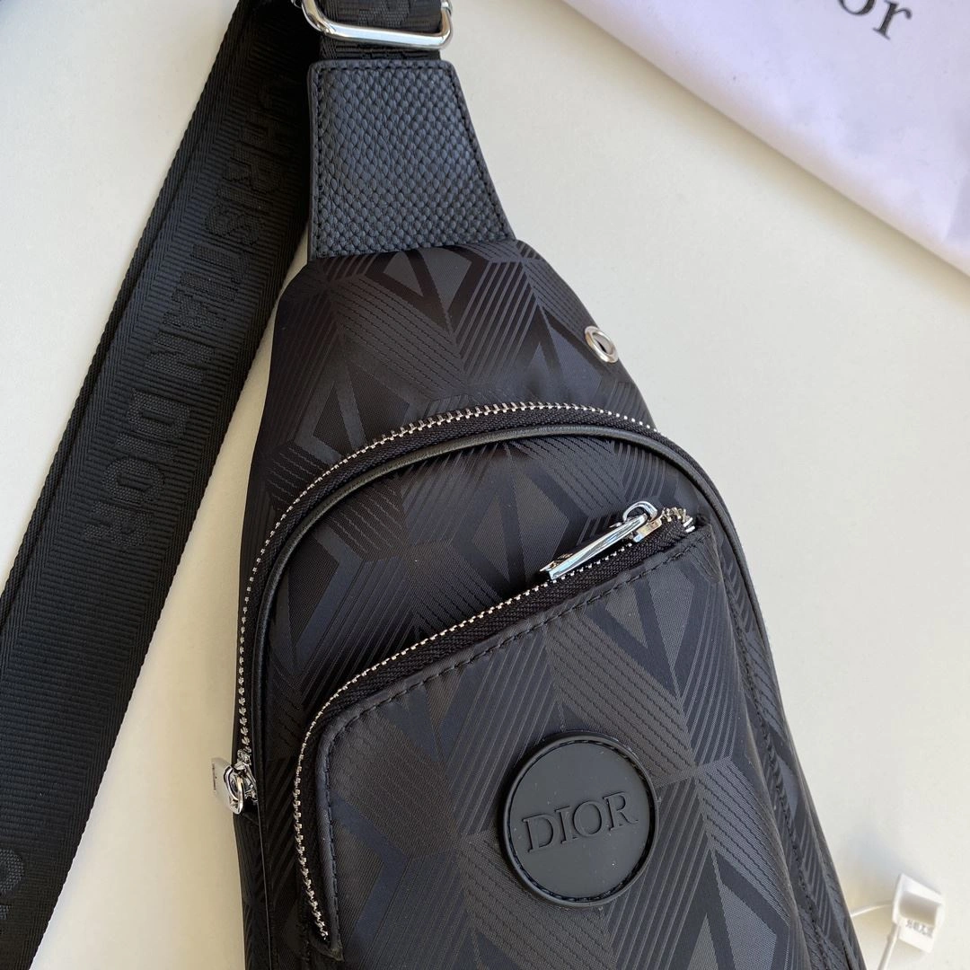 WellDesigned Mens Christian Dior Waist Chest Packs 93289