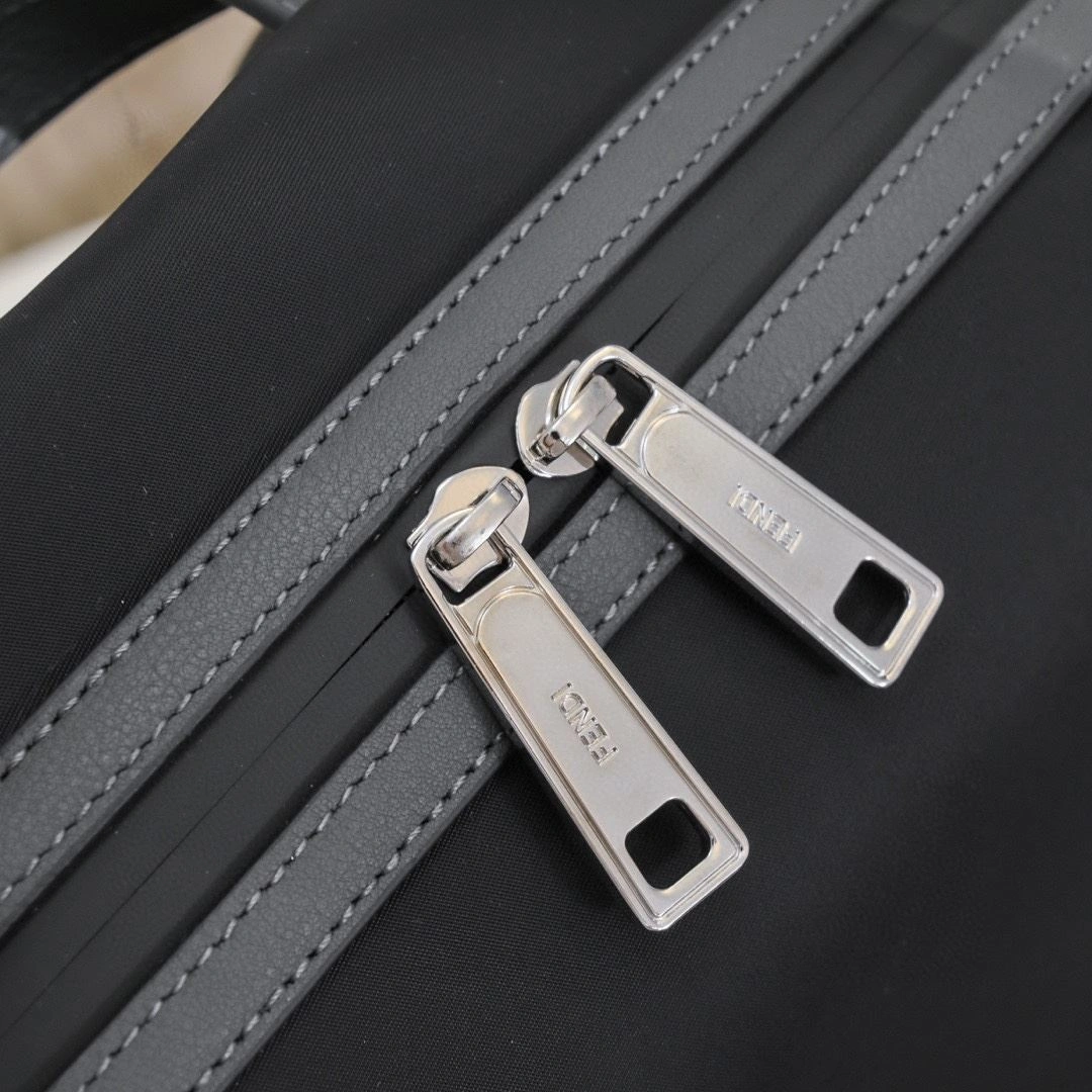 Mens Fendi Backpacks Elegant 90918