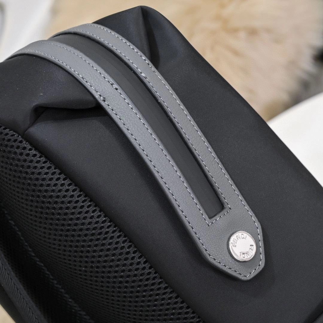 Mens Fendi Backpacks Elegant 90918
