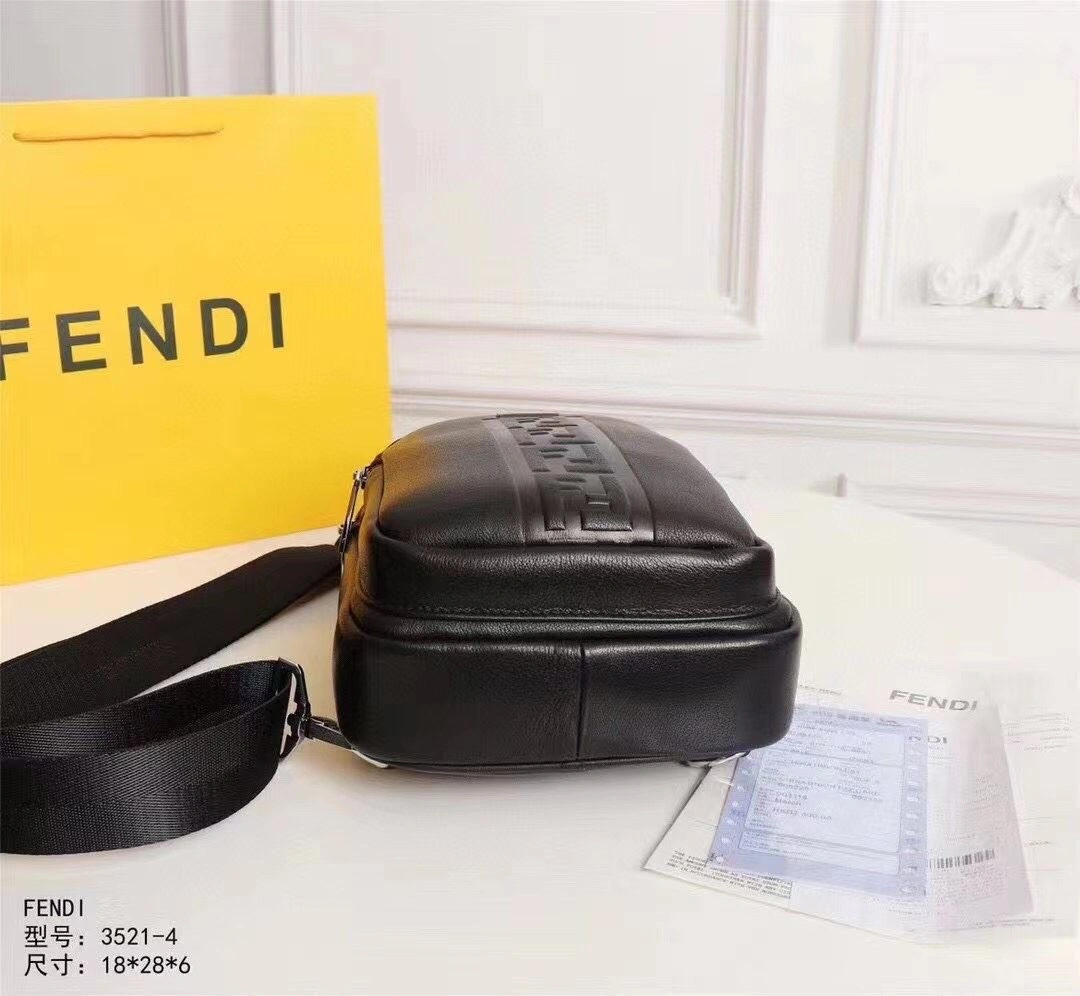 RelaxedFit Mens Fendi Waist Chest Packs 93132