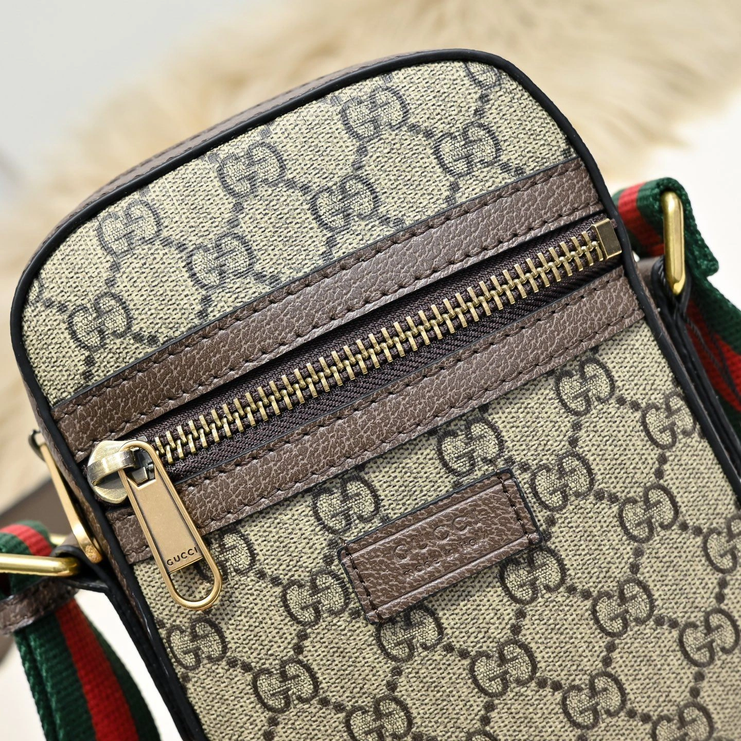 MoistureWicking Mens Gucci Satchel Bags 90879