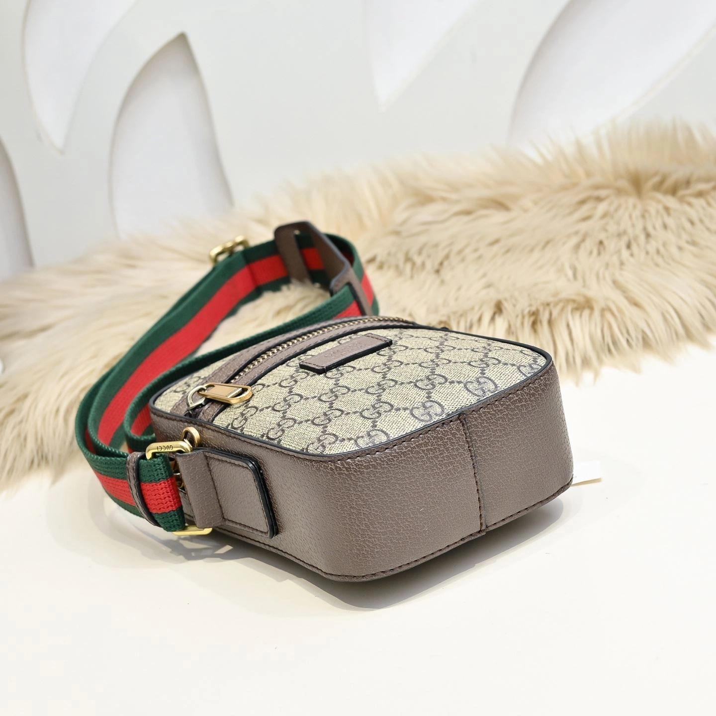 MoistureWicking Mens Gucci Satchel Bags 90879