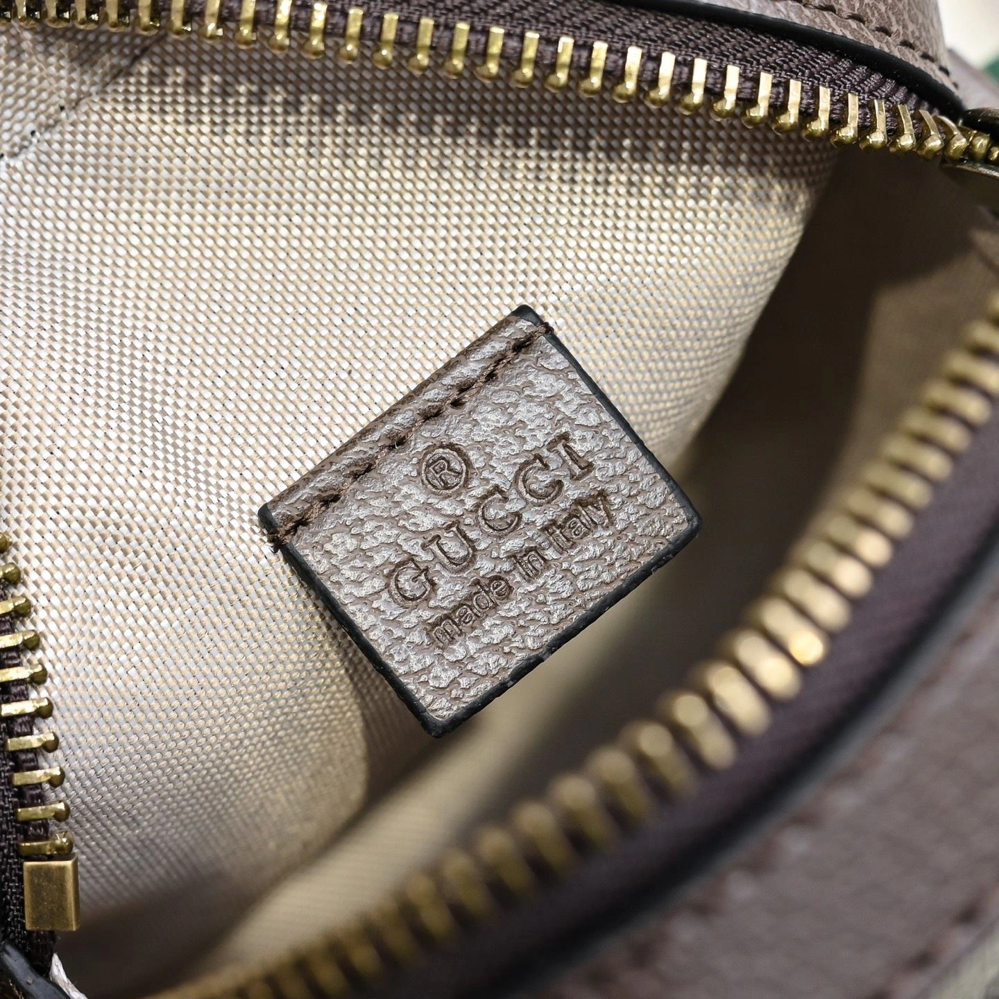 MoistureWicking Mens Gucci Satchel Bags 90879