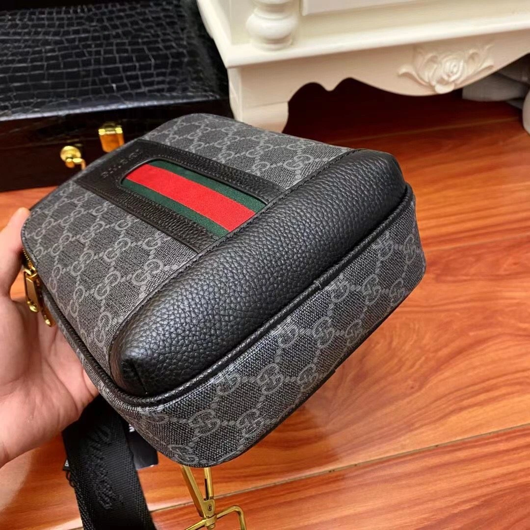 SmoothTexture Mens Gucci Waist Chest Packs 93002