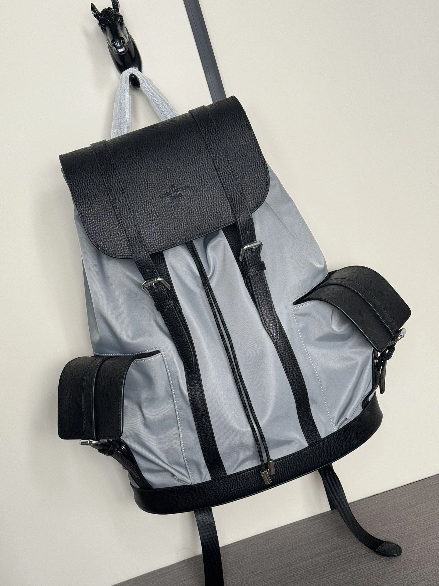 MoistureWicking Mens Louis Vuitton Backpacks 92833