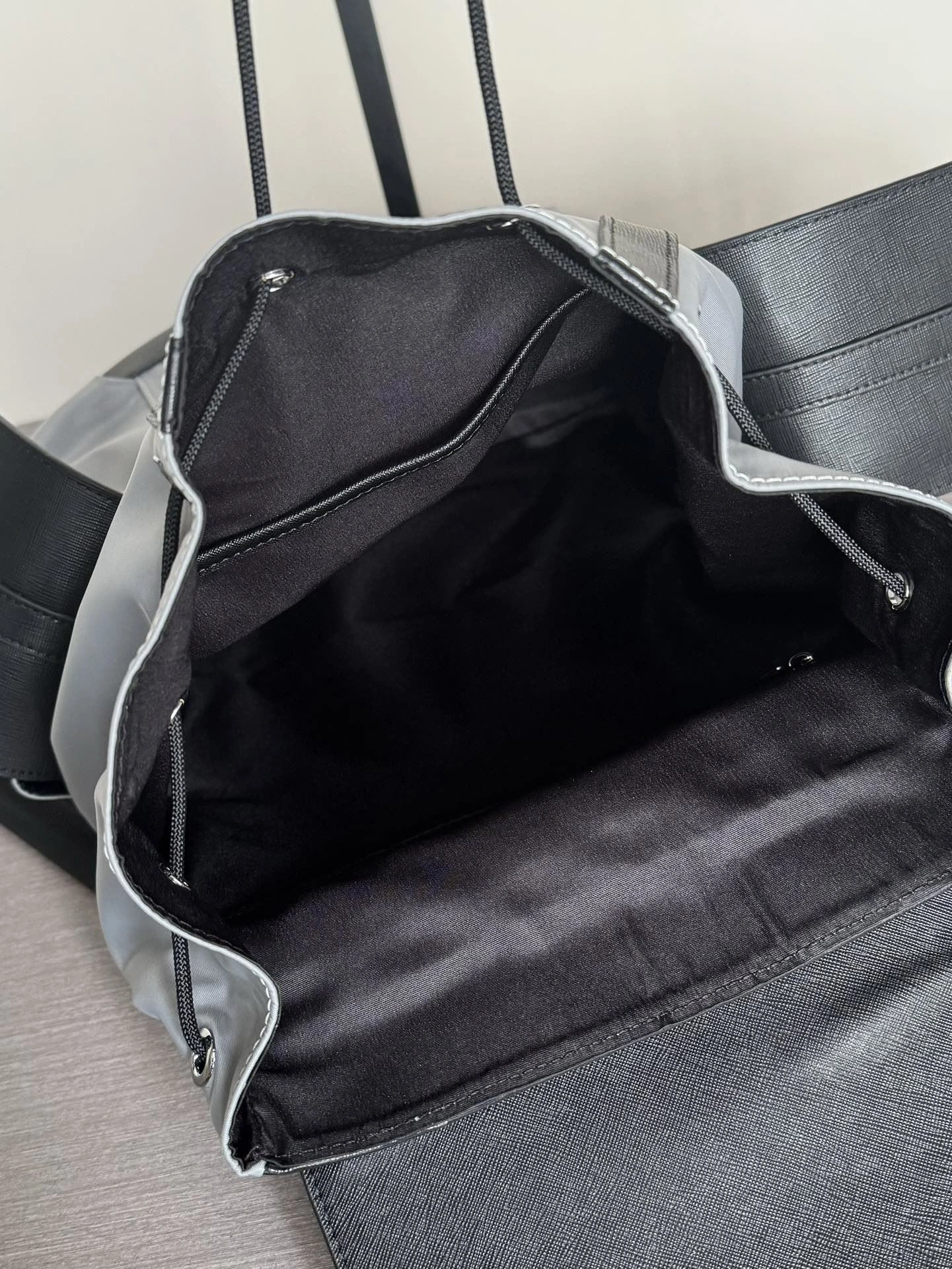 MoistureWicking Mens Louis Vuitton Backpacks 92833