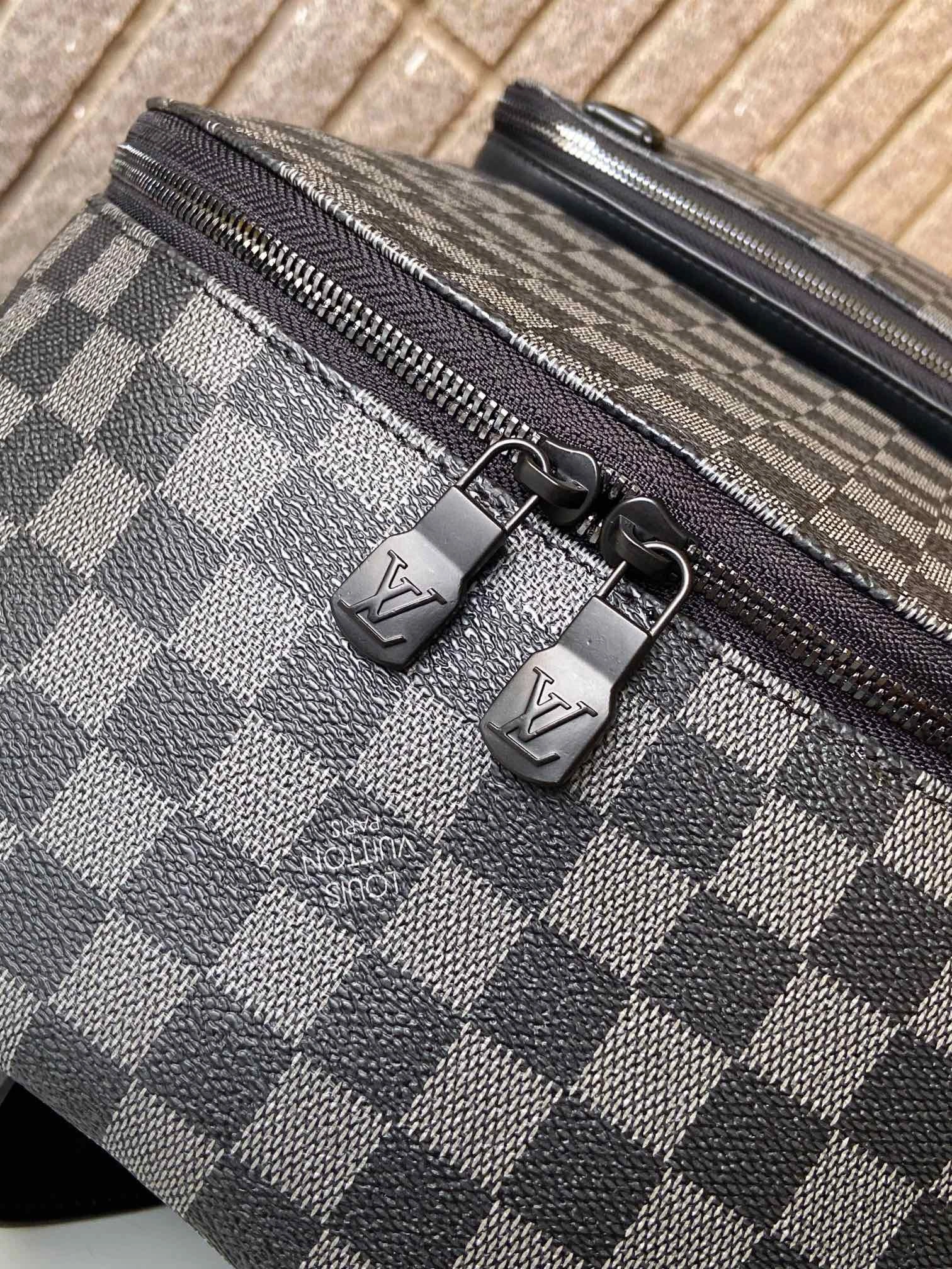 Mens Louis Vuitton Backpacks Durable 92859