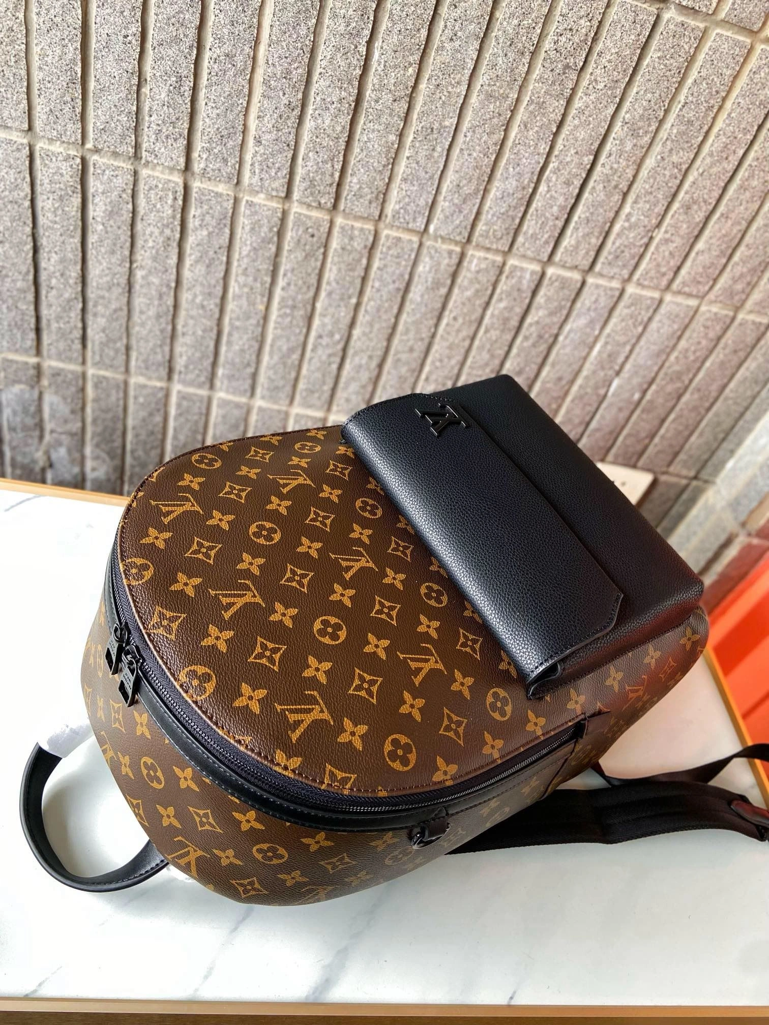 Mens Louis Vuitton Backpacks Seasonal 92865