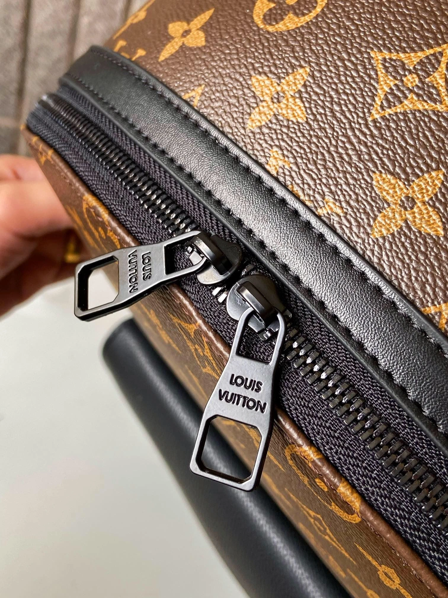 Mens Louis Vuitton Backpacks Seasonal 92865