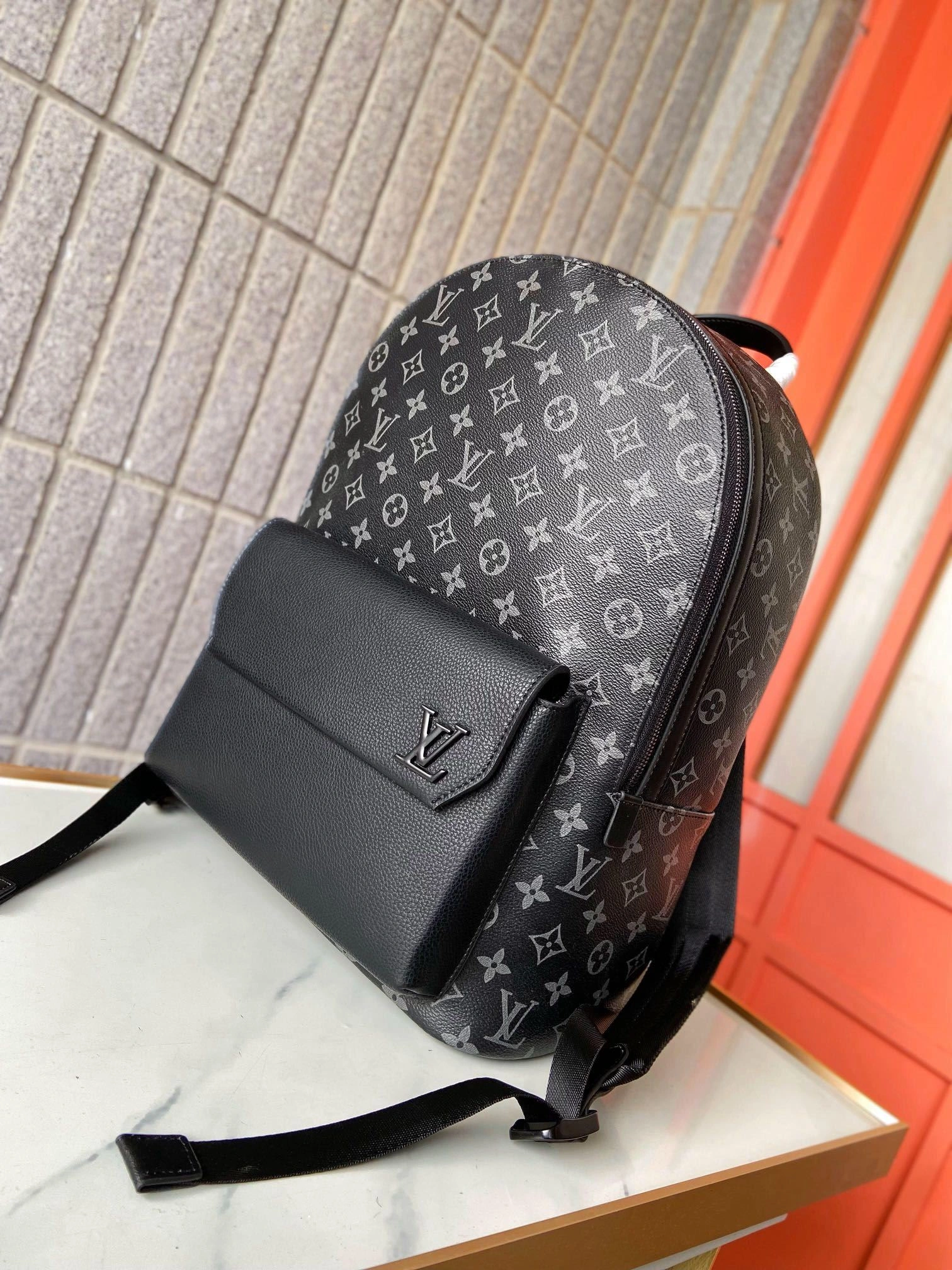 Cozy Mens Louis Vuitton Backpacks 92829
