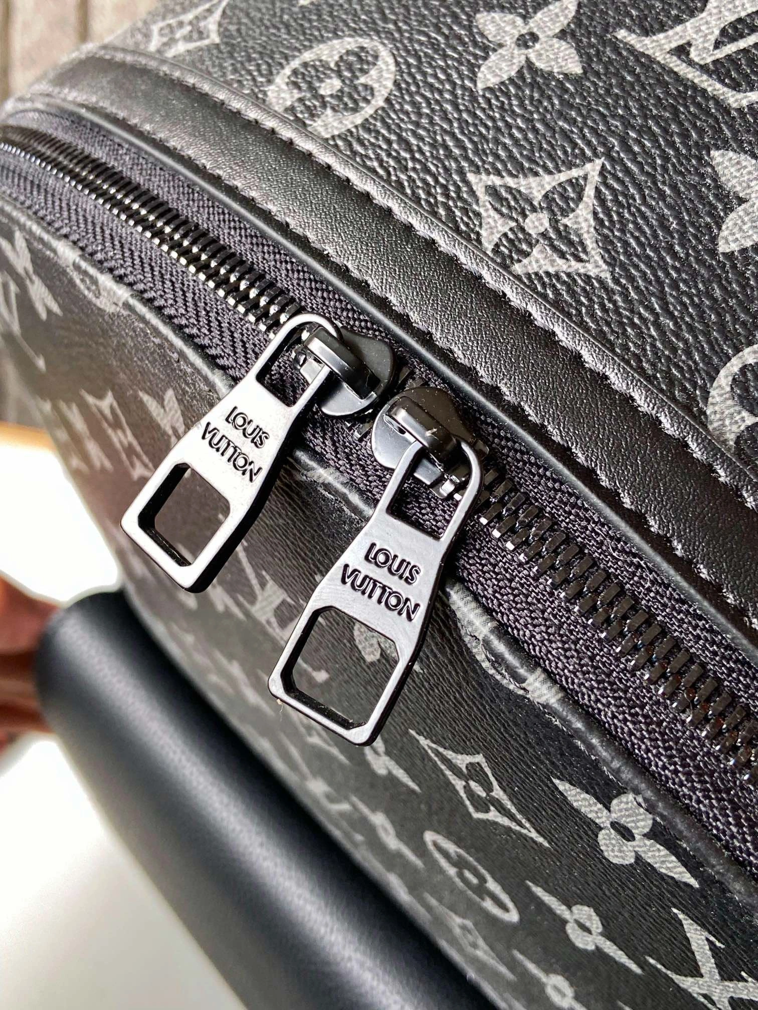 Cozy Mens Louis Vuitton Backpacks 92829